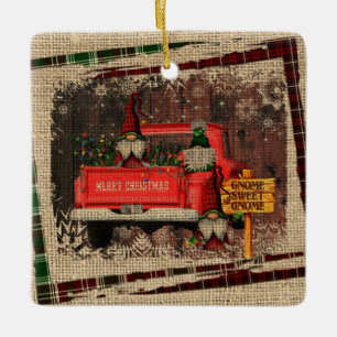 Adorno De Cerámica Navidades Gnome Sweet Gnome Red Truck Plaid