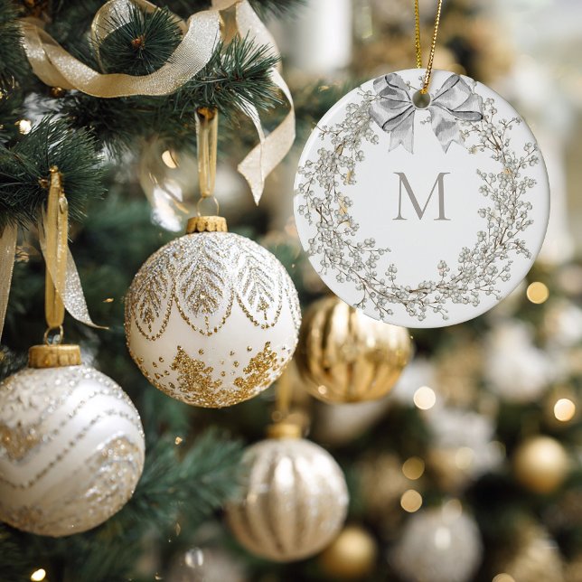 Adorno De Cerámica Navidades Monogramados de Crystal Wreath (Crystal Wreath Monogrammed Christmas Ornament)