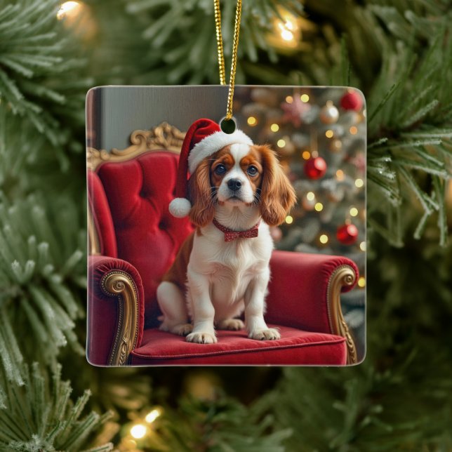 Adorno De Cerámica Navidades Rey Charles Spaniel en silla roja (Árbol)