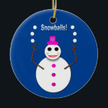 Adorno De Cerámica Navidades Snowlady Juggys Nieves Graciosa<br><div class="desc">Este adorno navideño presenta a una linda Navidad muñeca de nieve con un gorra floral rosado y botones rosas bonitos. Ella tiene mejillas rosadas y una gran sonrisa. Su palo como los brazos están arriba en el aire y ella está haciendo malabares con bolas de nieve. Hay un texto entre...</div>
