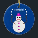 Adorno De Cerámica Navidades Snowlady Juggys Nieves Graciosa<br><div class="desc">Este adorno navideño presenta a una linda Navidad muñeca de nieve con un gorra floral rosado y botones rosas bonitos. Ella tiene mejillas rosadas y una gran sonrisa. Su palo como los brazos están arriba en el aire y ella está haciendo malabares con bolas de nieve. Hay un texto entre...</div>