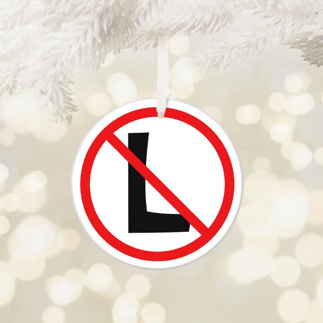 Adorno De Cerámica Negro rojo y blanco no L (Funny Noel No L Pun Ceramic Ornament)