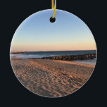 Adorno De Cerámica Newport Beach en Sunset, California<br><div class="desc">Vistas a la playa de Newport desde la torre 52 de socorristas que da al sur hacia el muelle. Cielos rosados con arena brillando también. Foto tomada en noviembre de 2022.</div>