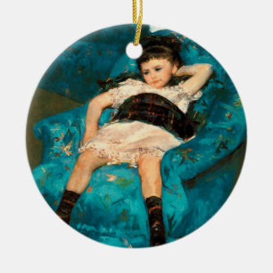 Adorno De Cerámica Niña de Mary Cassatt el   en una butaca azul