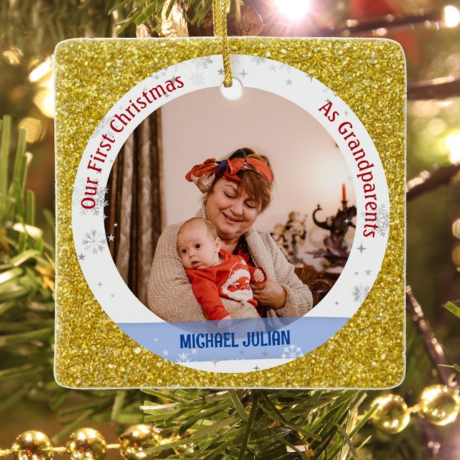 Adorno De Cerámica Niño Navidades como abuelos 2 fotos (Elegant Modern Cute Golden Our First Christmas as Grandparents Baby Boy 2 Photos Faux Glitter)