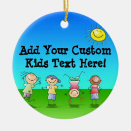 Adorno De Cerámica Niños jugando al aire libre en un día soleado