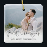 Adorno De Cerámica Nombre de la foto Año Primera Navidad Sr. Mrs.<br><div class="desc">Fotografía Overlay Nombres de año Primera Navidad como Sr. y Sra. Para celebrar su primera fiesta como pareja casada, personaliza fácilmente sus nombres y año. Con un elegante guión para la Primera Navidad. Elija su foto favorita para reemplazar la imagen de ejemplo. Se pueden hacer cambios en los colores del...</div>