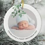 Adorno De Cerámica Nombre personalizado Foto Babys primera acuarela n<br><div class="desc">Este primer ornamento de Navidad para bebés está decorado con mistletoe acuarela. Personalizable fácil con la foto, nombre y año de su bebé. Utilice la Herramienta de diseño para cambiar el tamaño, estilo o color del texto. Porque creamos nuestra obra de arte no encontrarás esta imagen exacta de otros diseñadores....</div>