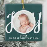 Adorno De Cerámica Nombre personalizado Mi primera foto verde<br><div class="desc">Este adorable ornamento de fotos de primera Navidad del bebé adornado con la palabra JOY en tipografía de escritura elegante sobre un fondo verde. Personalizable fácil con tu foto,  nombre y año.</div>