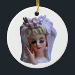Adorno De Cerámica Novia en ducha de novia con manicura de cabeza ros<br><div class="desc">Creado a partir de una foto de un florero de cabeza vintage de la colección personal de Blonde Blythe.</div>
