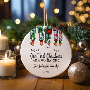 Adorno De Cerámica Nuestra Primera Navidad como familia de 3 nombres