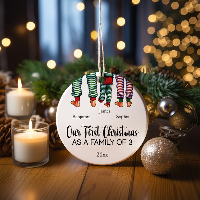 Adorno De Cerámica Nuestra Primera Navidad como familia de 3 nombres  (Subido por el creador)