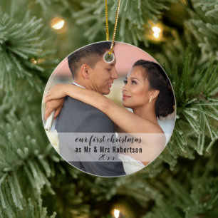 Adorno De Cerámica Nuestra primera Navidad como Sr y Sra Foto de boda
