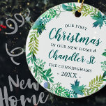 Adorno De Cerámica Nuestra primera Navidad en la flor de la corona de<br><div class="desc">Primera Navidad en la calle<add name="" of="" your="" street="">en una tipografía clásica y simple de escritura serif y cursiva en una florida vegetación vegetal de vacaciones botánicas</add></div>