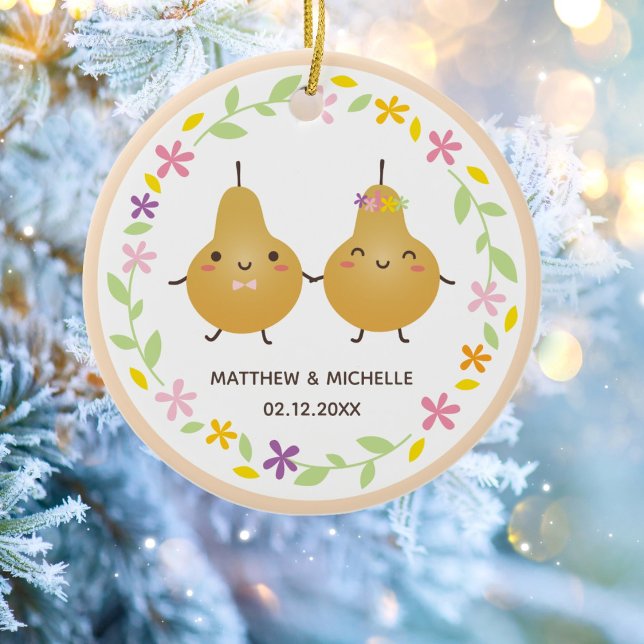 Adorno De Cerámica Nuestra primera Navidad juntos Perfect Pear Couple (Subido por el creador)