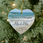 Adorno De Cerámica Nuestra Primera Navidad Juntos Sr. Sra. Beach Wedd<br><div class="desc">Nombres y año personalizados personalizados. Nuestros primeros Navidades como adorno de bodas de Mr. y Mrs. Beach. Recuerde una boda en la playa o una luna de miel con este adorno de boda. La primera Navidad junto con dos corazones de boda de playa entrelazados en la arena hacen un elegante...</div>