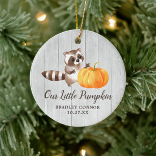 Adorno De Cerámica Nuestro pequeño bebé raccoon personalizado de cala