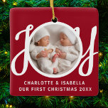 Adorno De Cerámica Nuestros primeros gemelos de Navidad foto de Red K<br><div class="desc">Este adorable ornamento de fotos de la primera Navidad de los gemelos está decorado con la palabra JOY en tipografía de escritura elegante con un fondo rojo. Personalizable fácil con tu foto,  nombres y año.</div>