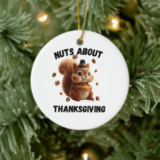Adorno De Cerámica Nuts About Pie – Cute Yarn Squirrel Thanksgiving 