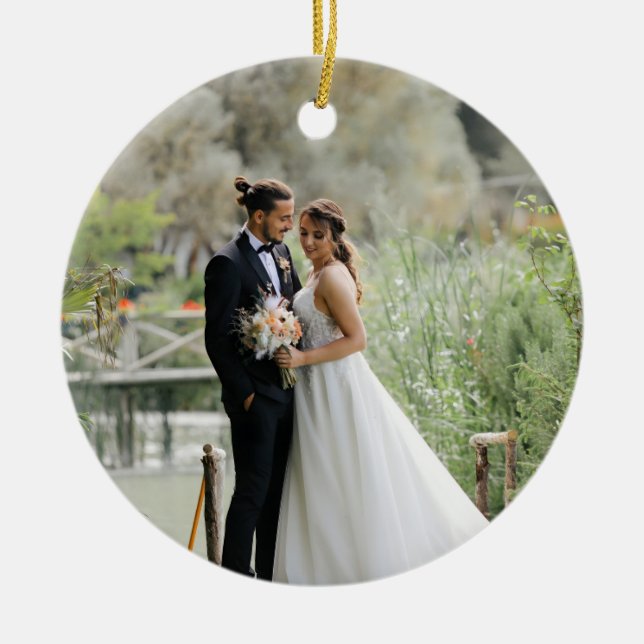 Adorno De Cerámica Our First Married Christmas Ornament | Newlywed  (Frente)