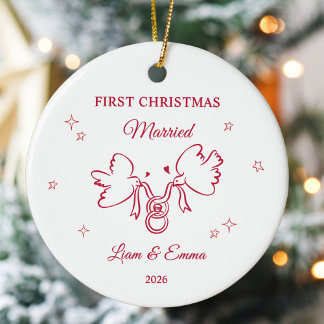 Adorno De Cerámica Paloma personalizada de la primera Navidad casados