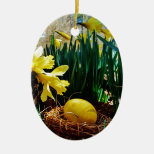 Adorno De Cerámica Papeles amarillos y huevo de Pascua Amarillo