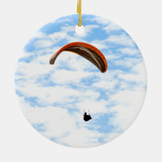 Adorno De Cerámica Paragliding en las nubes