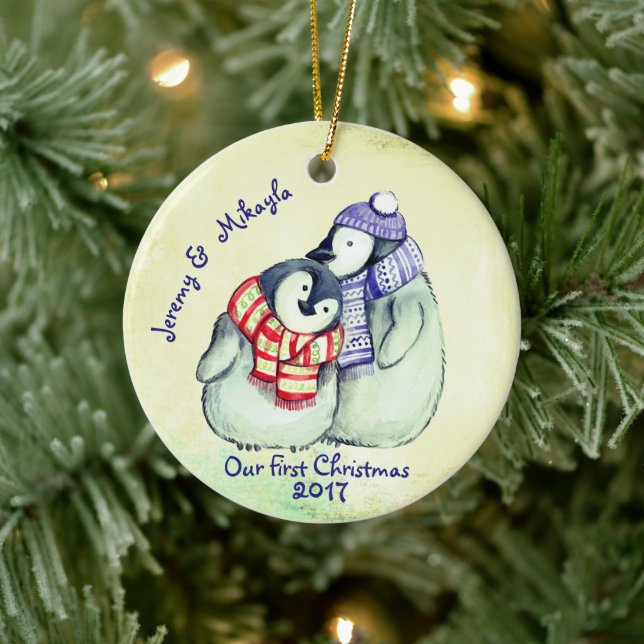 Adorno De Cerámica Pareja de pingüino "Nuestra primera Navidad" (Árbol)
