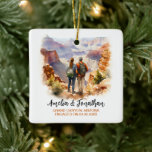 Adorno De Cerámica Pareja en el Gran Cañón Arizona Watercolor Travel<br><div class="desc">Pareja en el Gran Cañón Arizona | Ornamento cerámico de arte de viajes de acuarela. Personaliza con tu propio texto. Este es otro 100% original de Diseños de Hámster de Amueblado. #TravelSouvenirCeramicOrnaments,  #HandmadeCeramicTravelKeepsakes,  #DestinationThamedCeramicOrnaments,  #CeramicOrnamentsForTravelAvers,  #UniqueTravelGiftOrnaments,  #CustomTravelCeramics,  #TravelInspiredCeramicDecorations,  #WorldTravelCeramicCeramicCeramicCeraments Cables,  #CeramicOrnaments para viajeros,  #PersonalizedTravelCeramicOrnaments</div>
