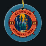 Adorno De Cerámica Parque nacional de secuoya Emblema de brújula retr<br><div class="desc">Diseño de ilustraciones vectoriales de secuoya. El parque protege amplias praderas,  bosques de roble,  ríos salvajes y 65 km de costa escarpada.</div>