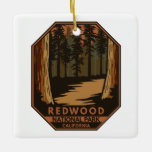 Adorno De Cerámica Parque nacional de secuoya Emblema retro mínimo<br><div class="desc">Diseño de ilustraciones vectoriales de secuoya. El parque protege amplias praderas,  bosques de roble,  ríos salvajes y 65 km de costa escarpada.</div>