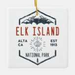 Adorno De Cerámica Parque nacional Elk Island Canadá Vintage con prob<br><div class="desc">Insignia con problemas en el Parque Nacional de la Isla de Elk con un diseño único de hojas de arce con temática de parque. El parque juega un papel importante en la conservación del bisonte de las llanuras.</div>