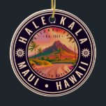 Adorno De Cerámica Parque nacional Haleakala Vintage del Volcán Maui<br><div class="desc">Parque Nacional Haleakalā Maui - Souvenir de la Vieja Hawaii Perfecto para personas que aman el senderismo, el camping y otras aventuras al aire libre. También hace un gran regalo de cumpleaños, un regalo de agradecimiento y un regalo de Navidades para las personas que aman explorar y emprender nuevas aventuras....</div>