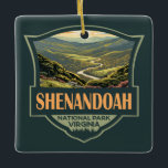 Adorno De Cerámica Parque nacional Shenandoah Ilustracion Retro de vi<br><div class="desc">Diseño artístico vectorial Shenandoah. El Skyline Drive se extiende a lo largo y una amplia red de senderos incluye una sección del Sendero Apalache de larga distancia.</div>