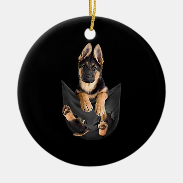 Adorno De Cerámica Pastor Alemán En Pocket T-Shirt Divertido Perro Lo (Frente)