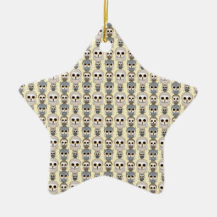 Adorno De Cerámica Patrón de adorables búhos pequeños sobre amarillo 