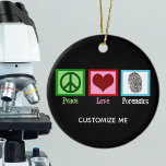 Adorno De Cerámica Peace Love Forensics<br><div class="desc">Un buen ornamento de ciencia forense para un científico o experto en escena del crimen que está obsesionado con el verdadero crimen y con resolver fundas del crimen. Presenta un signo de paz, corazón y huellas dactilares. Un lindo regalo para un analista de laboratorio de crímenes o un técnico que...</div>