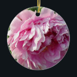 Adorno De Cerámica Peonies rosados<br><div class="desc">Romántico,  elegante,  elegante,  elegante Peonies rosa- foto floral de H Cooper</div>