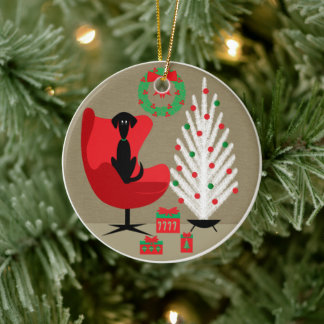 Adorno De Cerámica Perro negro en la sala de Navidad de mediados de s