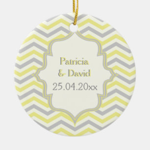 Adorno De Cerámica Personalizado de patrón de cheurón amarillo, gris,