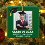 Adorno De Cerámica Personalizado Green Graduation Senior Portrait Pho<br><div class="desc">Este adorno navideño personalizado de grado en oro verde presenta su fotografía de graduación bajo una tapa negra de grad. Personalice con su curso,  escuela y nombre para un gran regalo para un estudiante graduado.</div>