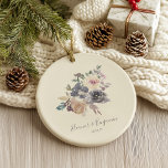 Adorno De Cerámica Personalizado Morado Floral Watercolor Favor de la<br><div class="desc">Celebra el amor y el compromiso de los recién casados o celebra un aniversario especial con este elegante adorno de cerámica. Con un bonito diseño acuático en tonos violeta, el adorno se personaliza con los nombres de la novia y del novio y su fecha boda. Los delicados acentos florales crean...</div>
