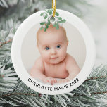Adorno De Cerámica Personalizado Nombre del bebé Navidades de foto ac<br><div class="desc">Este adorable ornamento navideño está decorado con mistletoe acuarela. Personalizable fácil con la foto, nombre y año de su bebé. Utilice la Herramienta de diseño para cambiar el tamaño, estilo o color del texto. Porque creamos nuestra obra de arte no encontrarás esta imagen exacta de otros diseñadores. Acuarela original ©...</div>
