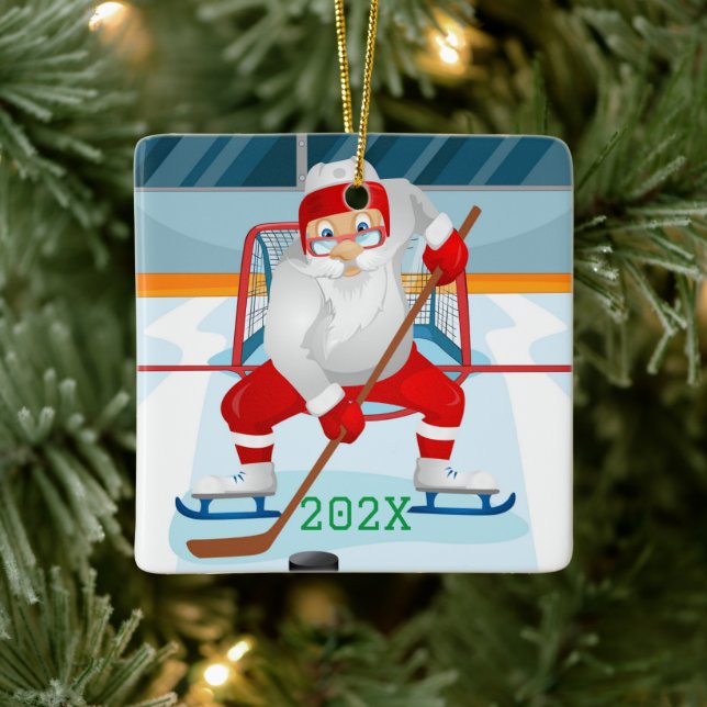 Adorno De Cerámica Personalizado Santa Jugando Hockey (Árbol)