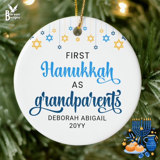 Adorno De Cerámica Personalizados ABUELOS PRIMERO HANUKKAH (GRANDPARENTS' FIRST HANUKKAH ceramic ornament with CUSTOM name/year. Ideal first gift from grandbaby)