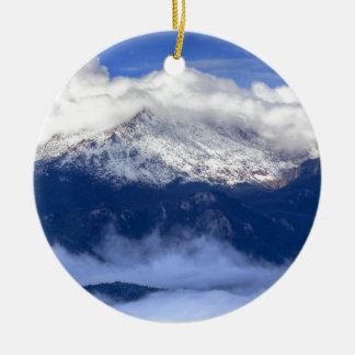 Adorno De Cerámica Pico de los cerdos con nevada fresca y nubes
