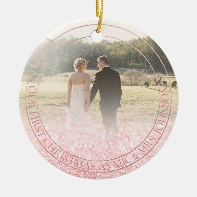 Adorno De Cerámica PixDezines Nuestra Primera Navidad, Rosa Purpurina (Frente)