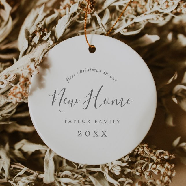 Adorno De Cerámica Plata Mínima Primero Navidades En Nuestra Nueva Fo (Minimal Silver 1st Christmas In Our New Home Photo Ceramic Ornament)