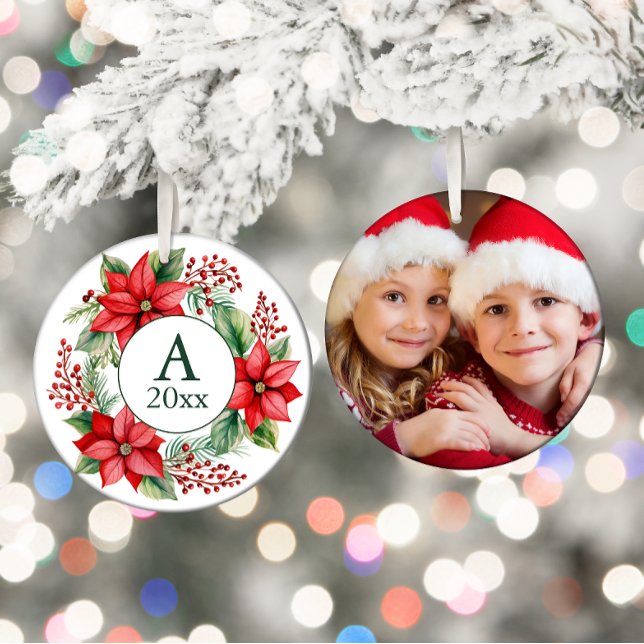 Adorno De Cerámica Poinsettia Wreath Photo Monograma año (Poinsettia wreath/monogram/year/photo Christmas ornament)