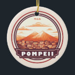 Adorno De Cerámica Pompeya Ruinas Italia Viaje Insignia de Arte<br><div class="desc">Obra vectorial de Pompeya. Pompeya,  que alguna vez fue una próspera y sofisticada ciudad romana,  fue enterrada bajo metros de cenizas y ratones luego de la catastrófica erupción del Monte Vesubio en el año 79 D.C.</div>